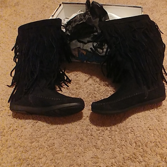 Black fringed boots - Picture 3 of 5